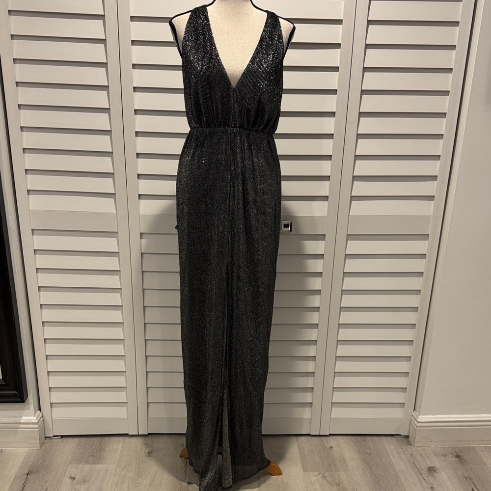 Halston Heritage Metallic Silver & Black Evening V-Neck lined backless  Dress.